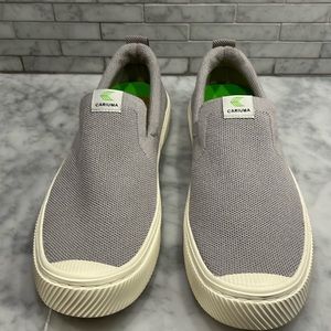 Cariuma slip ons